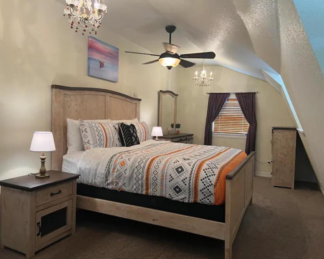 Entire 2Br 2Ba Hilltop View Home Sleeps 7 Pets 4 Acres Jacuzzi Central Ac Kingbeds Free Wifi-Parking Kitchen Washerdryer Starry Terrace Two Sunset Dining Patios Grill Stovetop Oven Fridge Onsitewoodedhiking Wildlife Coveredpatio4Pets & Birds Singing! Marble Falls Exterior foto