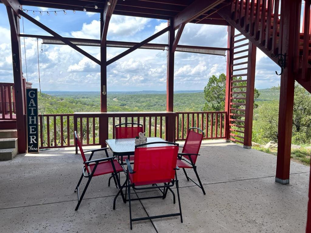 Entire 2Br 2Ba Hilltop View Home Sleeps 7 Pets 4 Acres Jacuzzi Central Ac Kingbeds Free Wifi-Parking Kitchen Washerdryer Starry Terrace Two Sunset Dining Patios Grill Stovetop Oven Fridge Onsitewoodedhiking Wildlife Coveredpatio4Pets & Birds Singing! Marble Falls Exterior foto