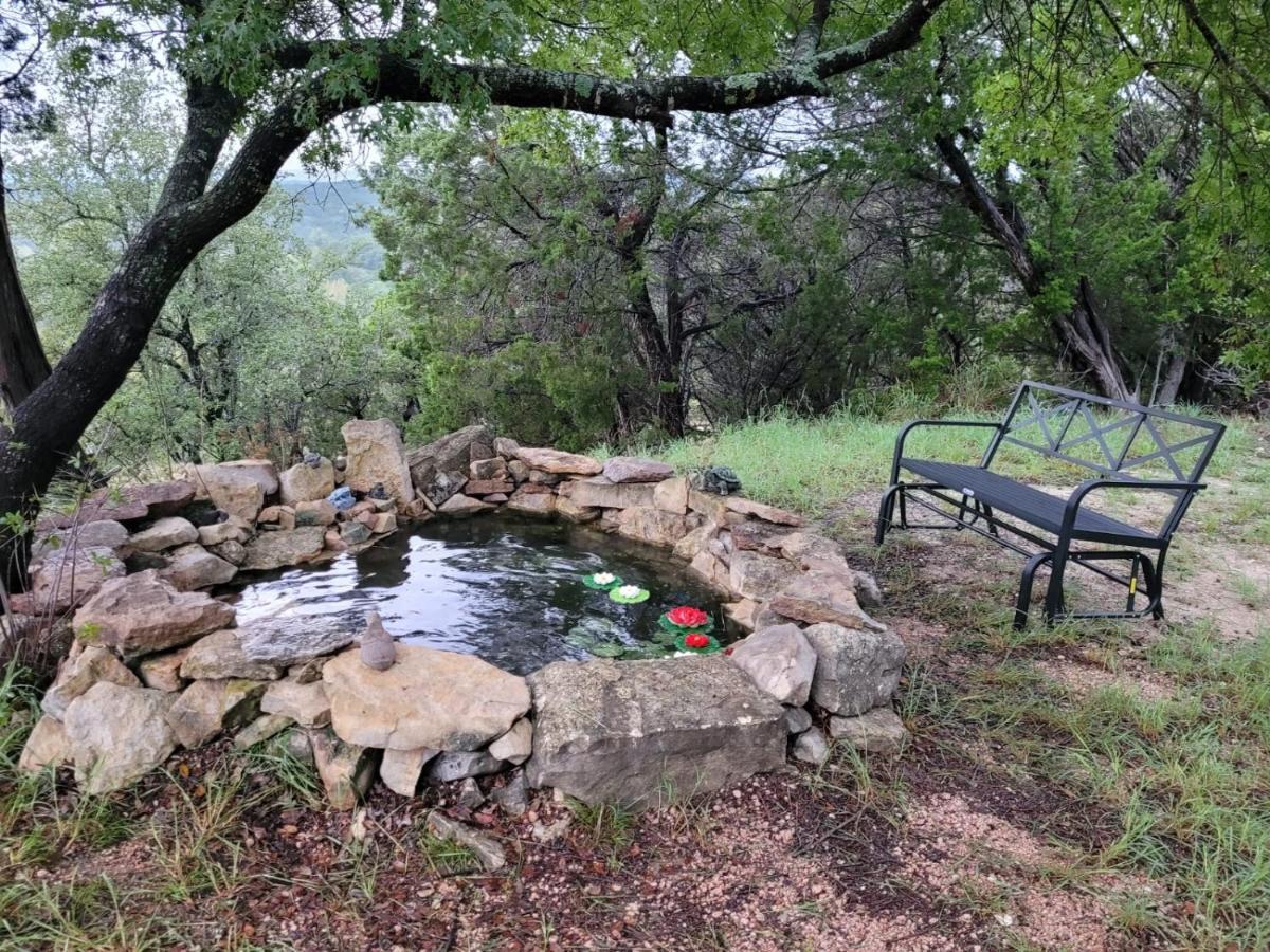 Entire 2Br 2Ba Hilltop View Home Sleeps 7 Pets 4 Acres Jacuzzi Central Ac Kingbeds Free Wifi-Parking Kitchen Washerdryer Starry Terrace Two Sunset Dining Patios Grill Stovetop Oven Fridge Onsitewoodedhiking Wildlife Coveredpatio4Pets & Birds Singing! Marble Falls Exterior foto