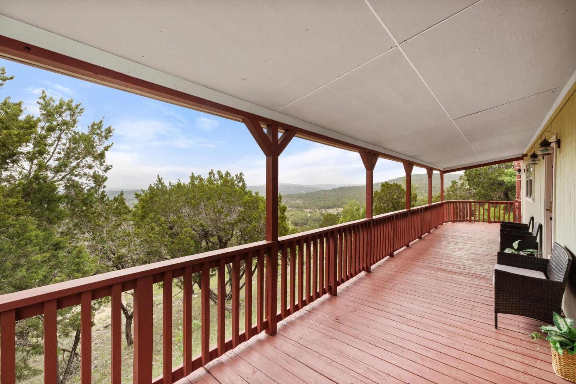 Entire 2Br 2Ba Hilltop View Home Sleeps 7 Pets 4 Acres Jacuzzi Central Ac Kingbeds Free Wifi-Parking Kitchen Washerdryer Starry Terrace Two Sunset Dining Patios Grill Stovetop Oven Fridge Onsitewoodedhiking Wildlife Coveredpatio4Pets & Birds Singing! Marble Falls Exterior foto